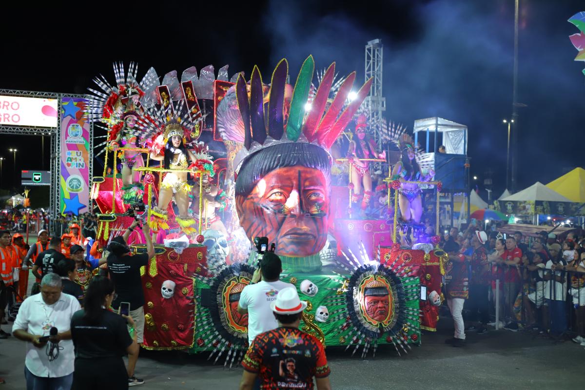 Magia, brilho e alegria: blocos da Chave Especial fazem grandes apresentações no Carnailha