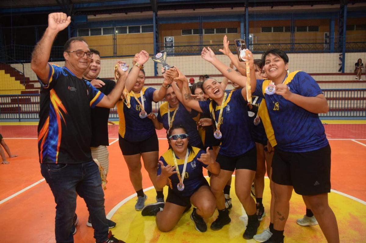 Prefeitura entrega troféu e medalhas aos vencedores  da I Copa de Handebol Euro 5x5 “Eu Amo Parintins”