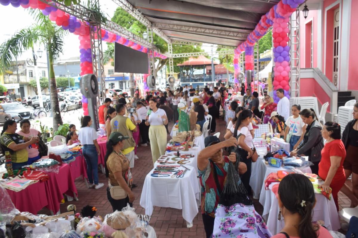 Prefeitura realiza Feirão das Manas e impulsiona empreendedorismo feminino em Parintins 