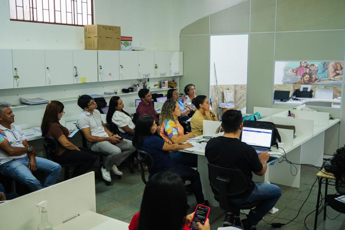 SEMED organiza monitoramento pedagógico nas escolas da rede municipal de Parintins