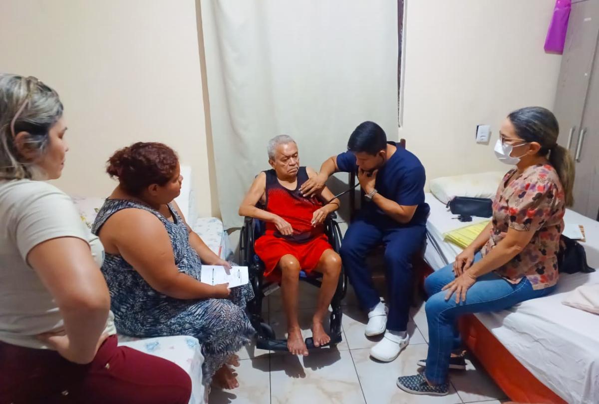 Prefeitura de Parintins leva atendimento de saúde até a casa de pacientes acompanhados pelas UBS 