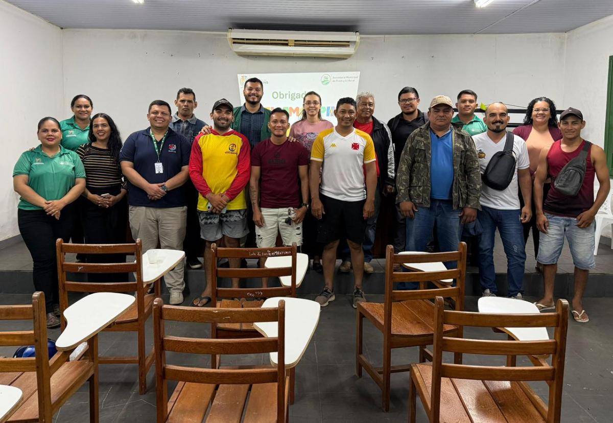 Prefeitura de Parintins discute fortalecimento da suinocultura com produtores e universidade