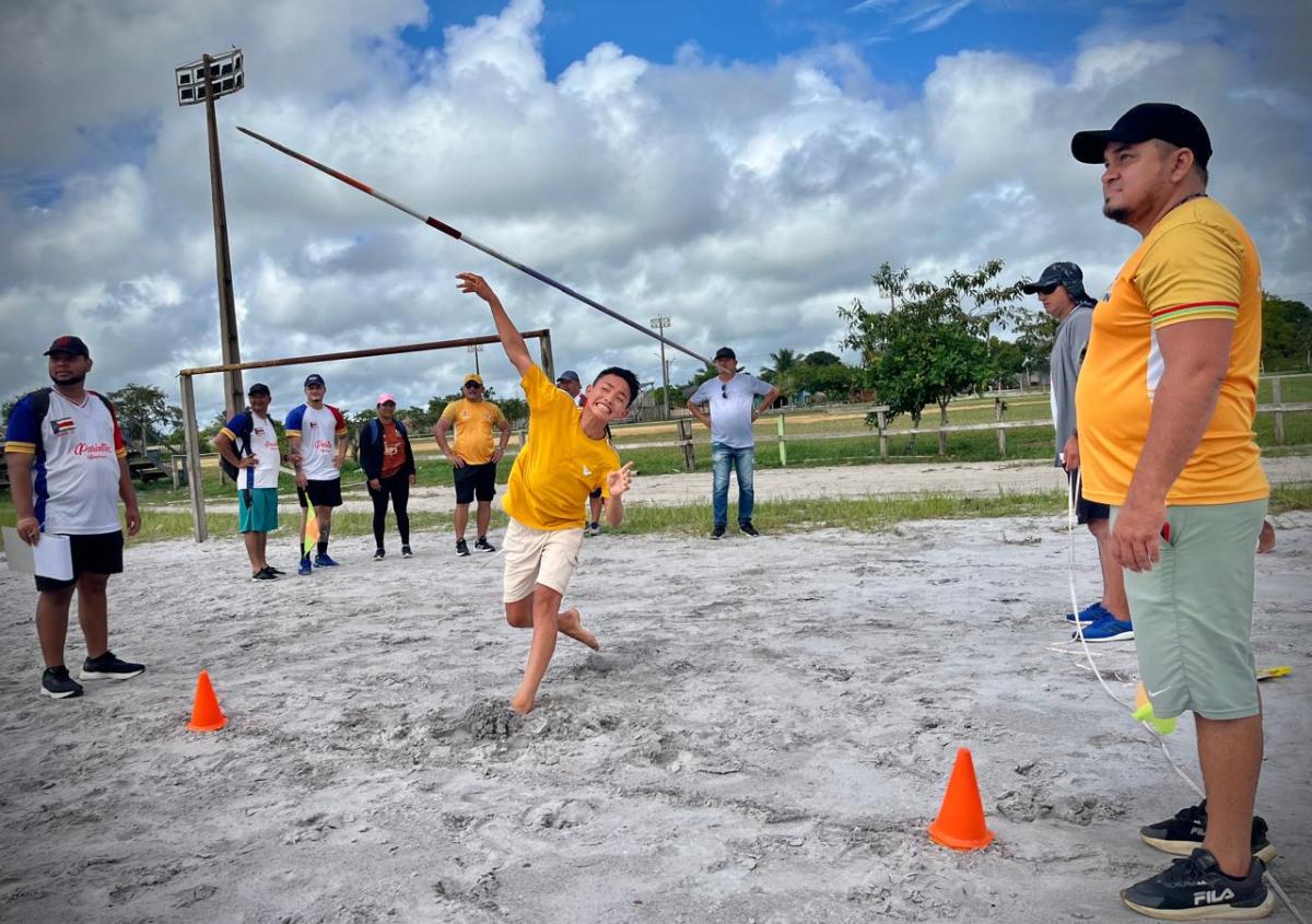 Prefeitura de Parintins atende mais de 400 estudantes/atletas em seletiva de atletismo na zona rural