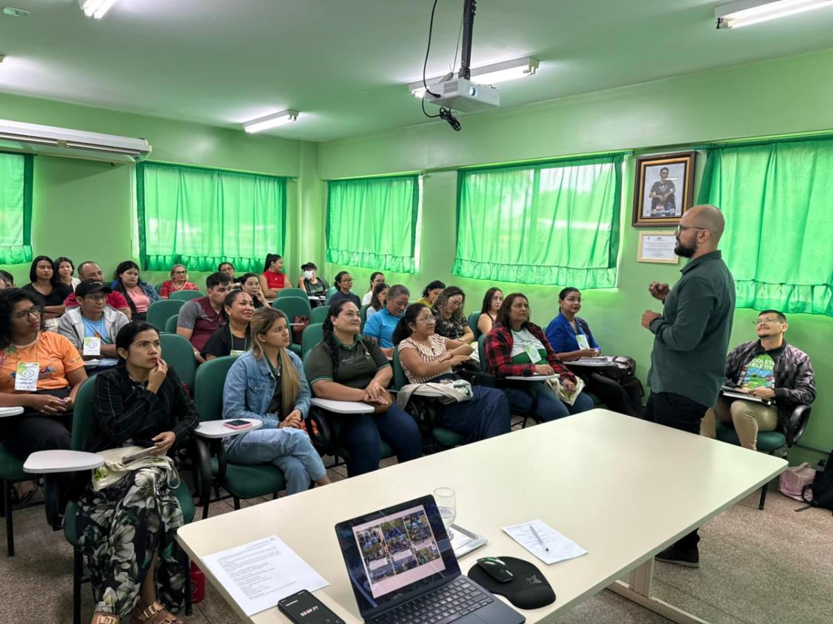 Parintins encerra primeira semana de Curso de Educação Ambiental para professores da rede pública