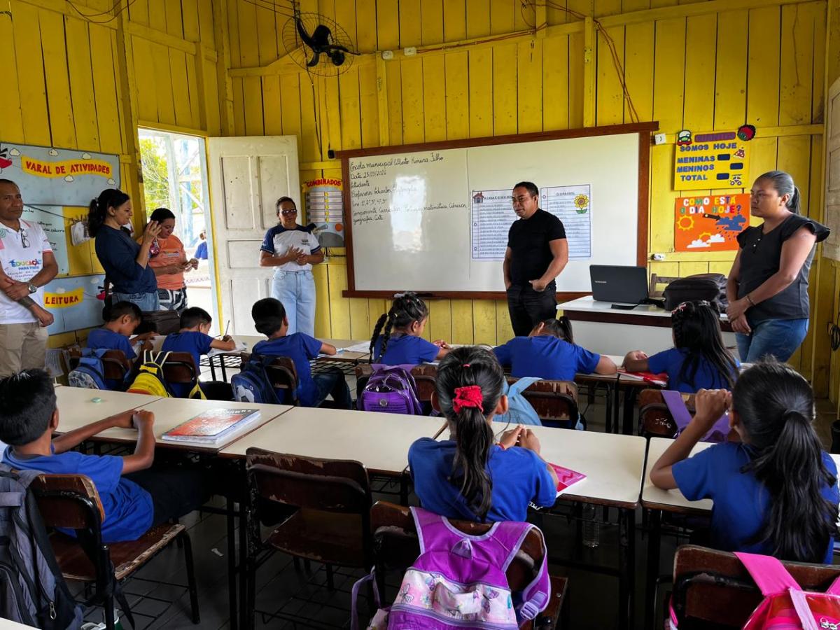 Ação reforça compromisso da Prefeitura de Parintins com a qualidade do ensino na área de várzea 