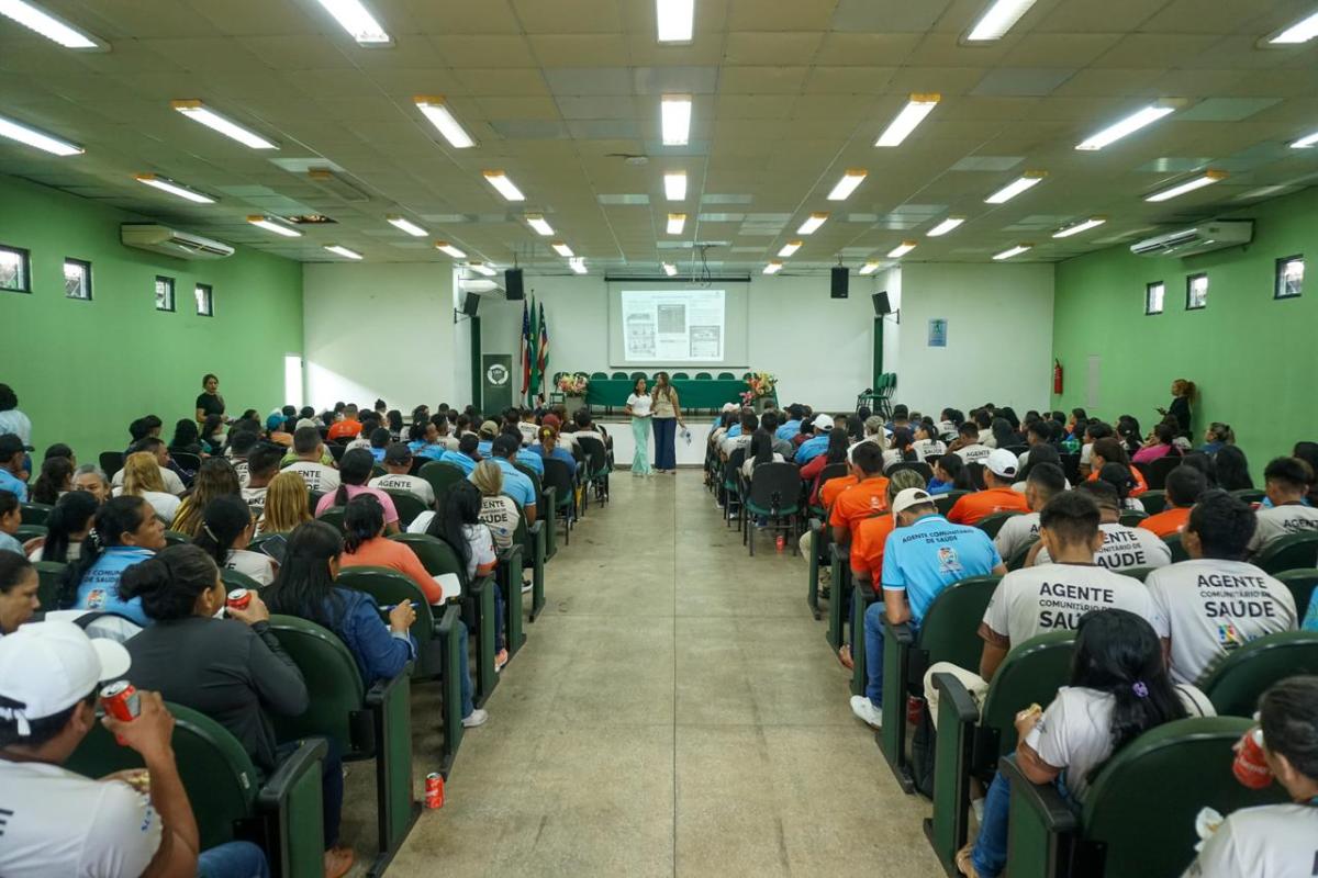 Prefeitura de Parintins prepara novos agentes com capacitação e orientações sobre o serviço público
