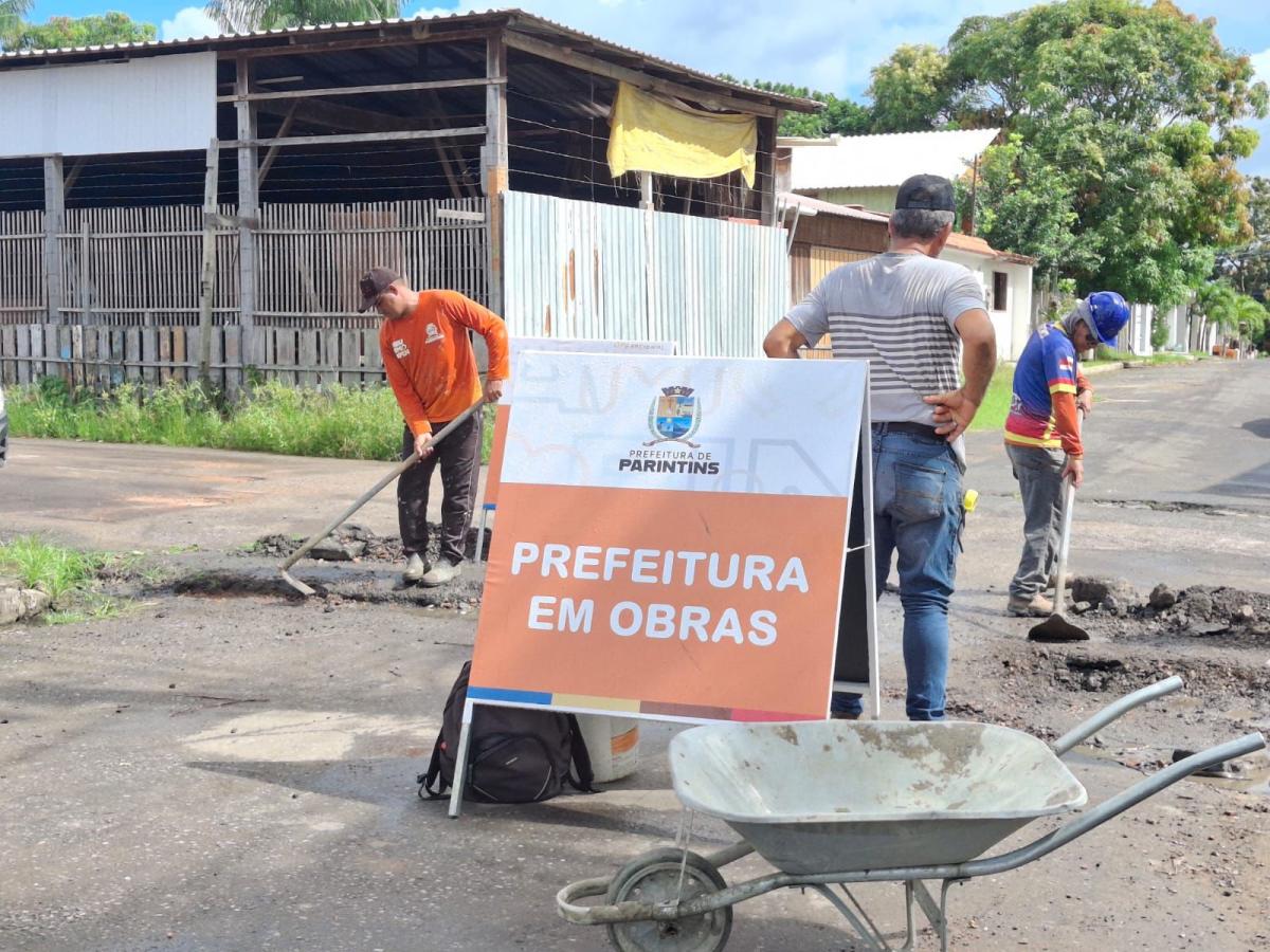 Prefeitura intensifica recuperação de canaletas e amplia ações de infraestrutura na cidade
