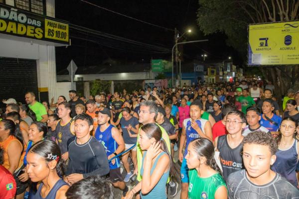 Corridão Noturno inicia com sucesso combatendo o sedentarismo pelas ruas de Parintins