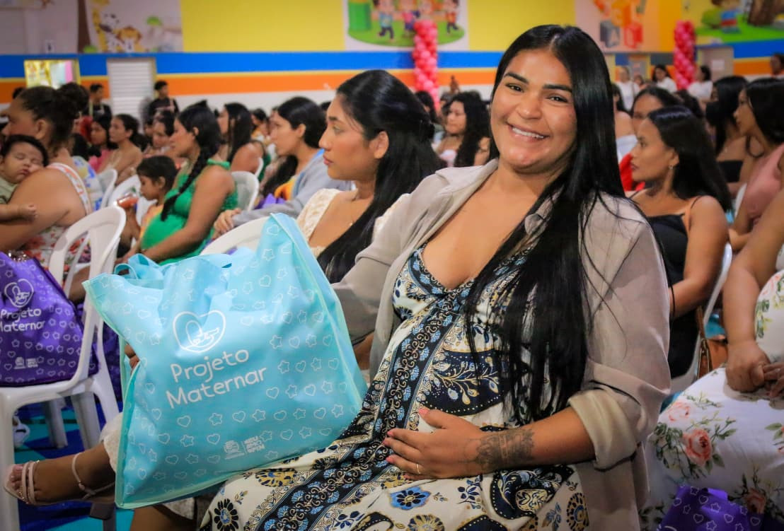 Projeto Maternar reúne dezenas de gestantes em Parintins com serviços de saúde e entrega de kits