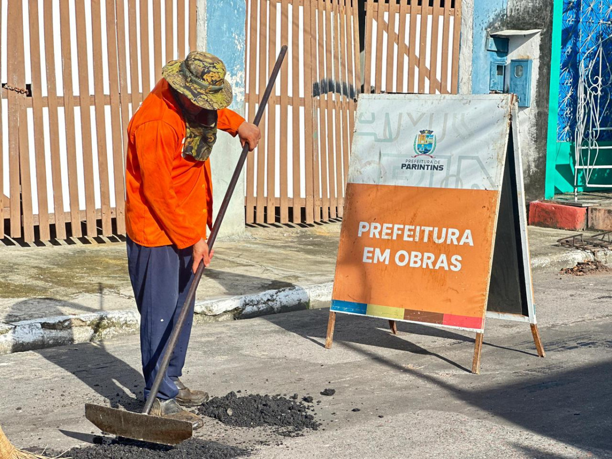Prefeitura de Parintins intensifica recuperação asfáltica no centro e bairro São Benedito