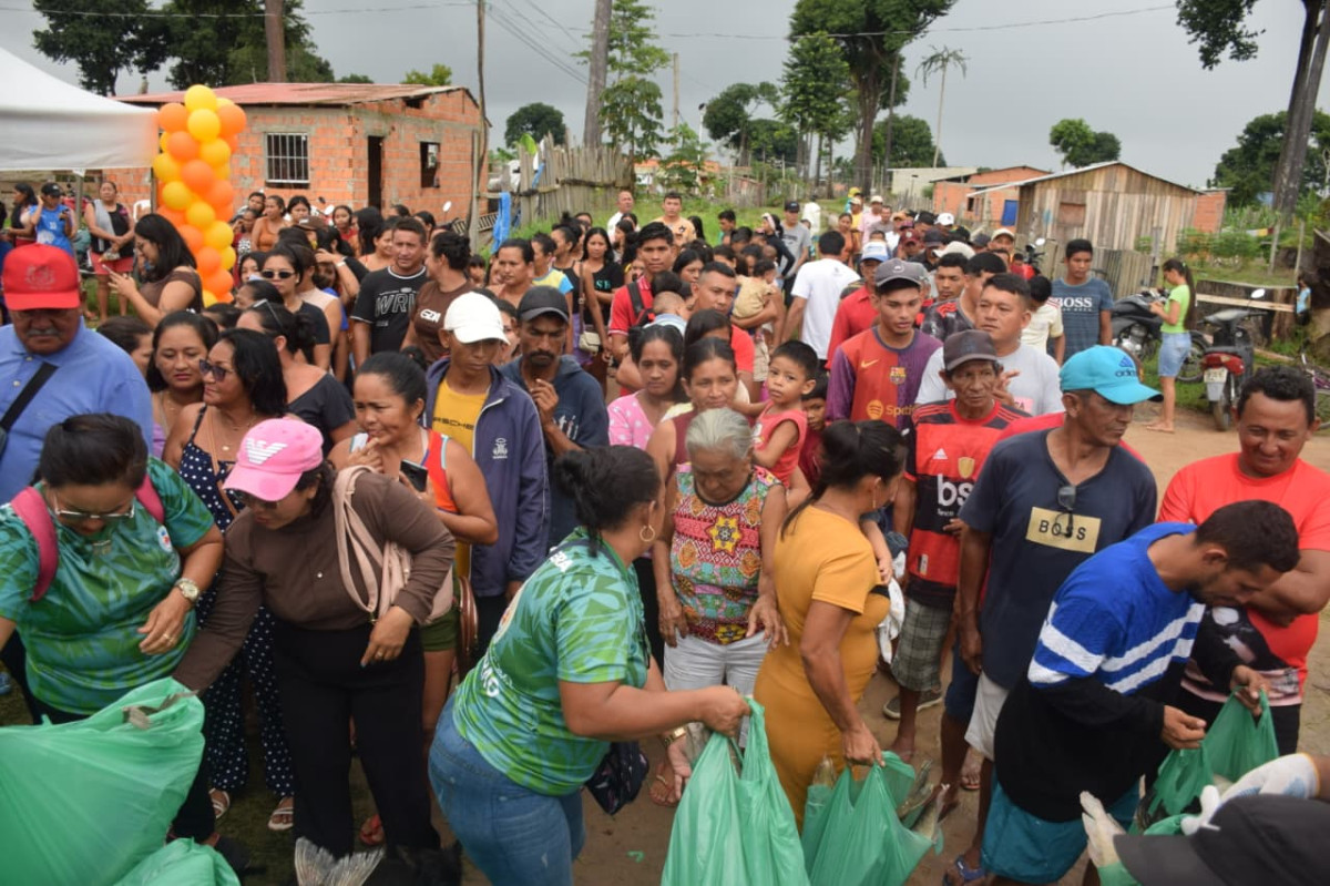 Prefeitura promove Ação Cidadã com foco em saúde, assistência social e entrega de três toneladas de pescado no Teixeirão