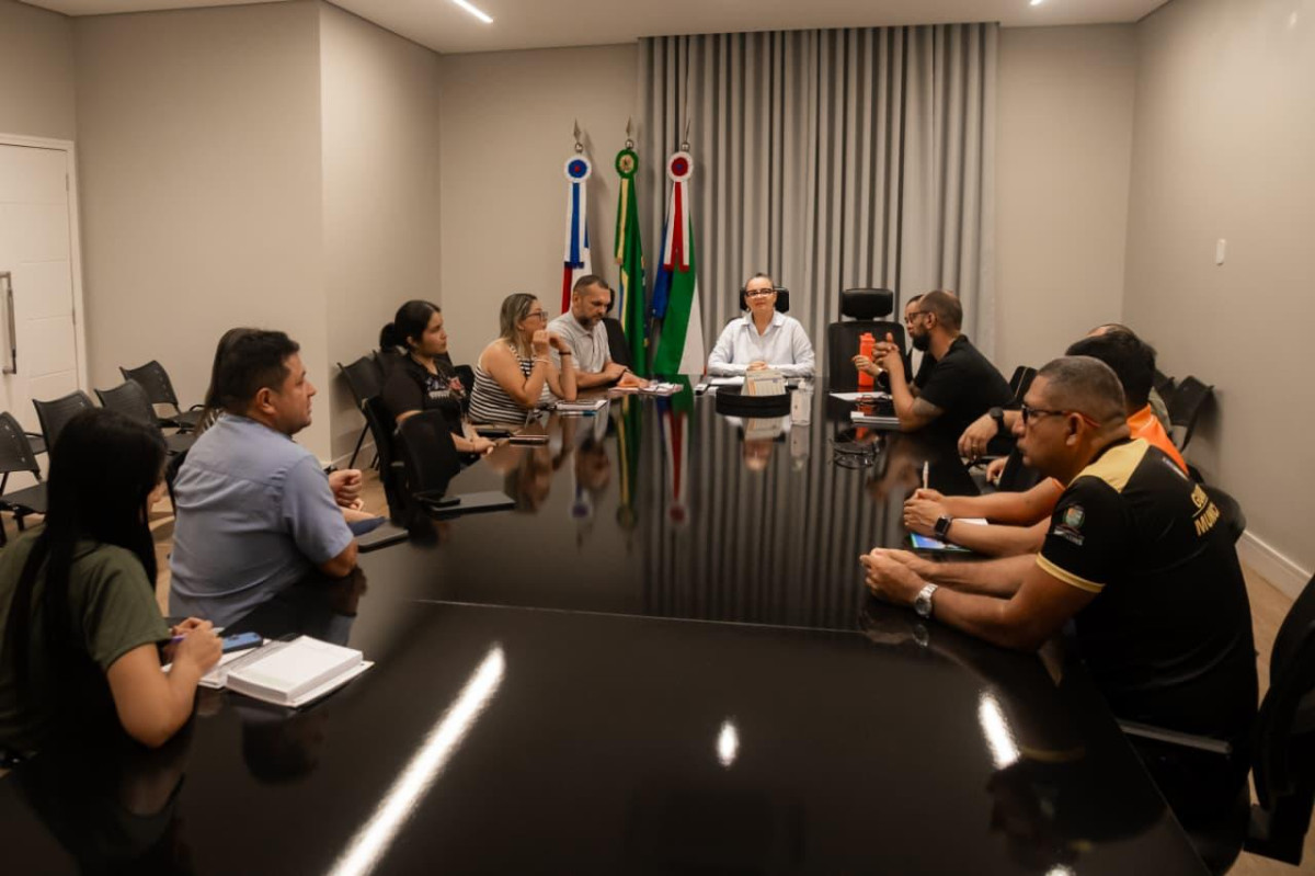 Prefeitura de Parintins inicia campanha sobre animais soltos nas áreas próximas do Aeroporto Júlio Belém