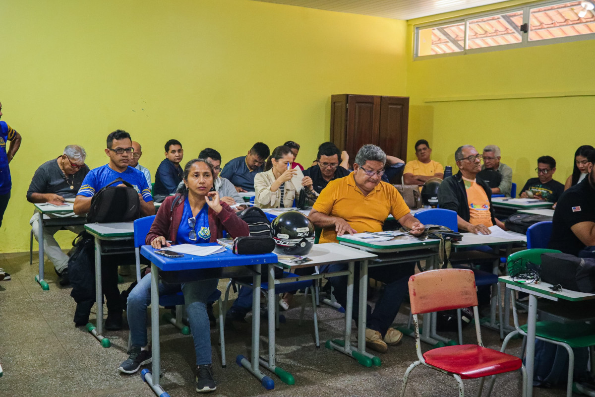 Professores de Geografia da rede municipal participam de formação pedagógica promovida pela Semed