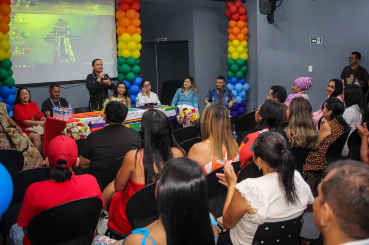 Seminário de combate à LGBTfobia promove debates para implantação de ambulatório da diversidade
