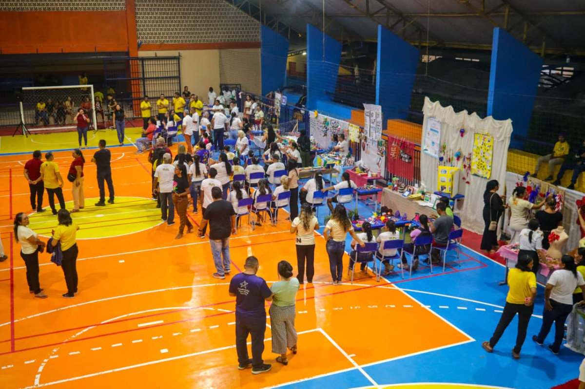 Programa Brasil Alfabetizado reúne estudantes da EJA em 1ª Mostra de Saberes em Parintins