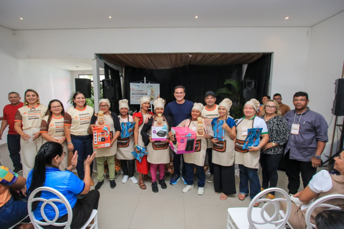 Prefeitura de Parintins realiza formação e reúne 250 manipuladores de alimentos para reforçar qualidade da merenda escolar