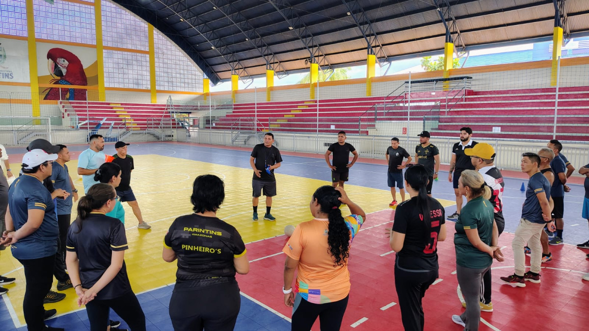 Semed realiza formação de futsal e fortalece o ensino da Educação Física em Parintins