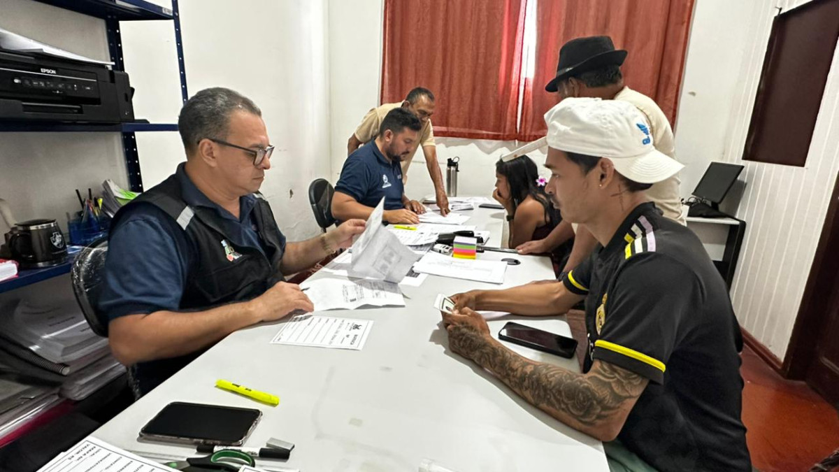 Comercialização de lotes e barracas movimenta preparativos para o Festival de Parintins 2026