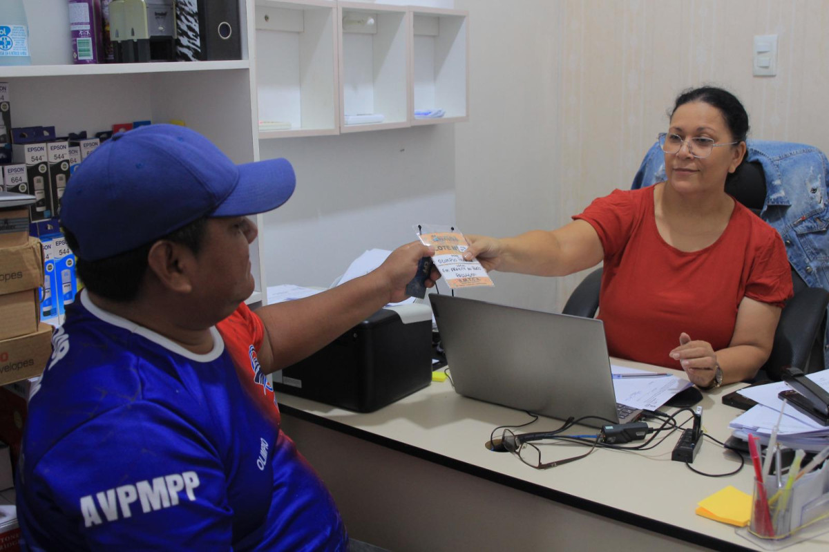 Festival de Parintins: venda para ambulantes e entrega de crachás passam para o dia 22 de junho
