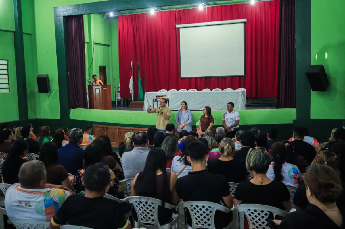 Encontro reúne lideranças da educação para definir estratégias do segundo semestre na rede municipal