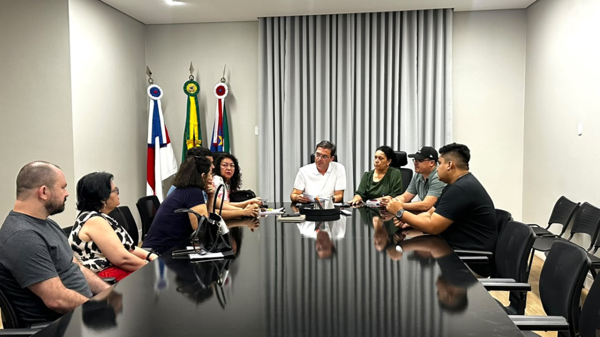Prefeitura alinha com a SPU entrega de 57 TAUS para produtores da área de várzea de Parintins