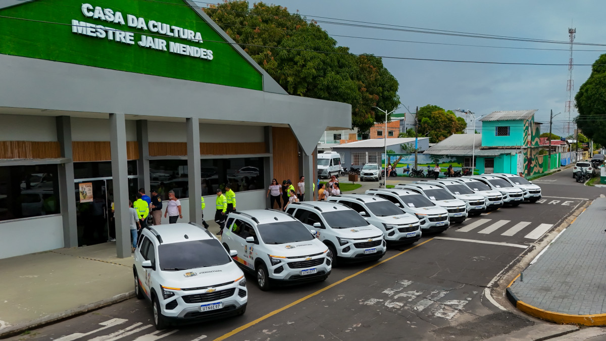 Prefeitura de Parintins entrega 10 carros para a Semasth que passa a atender 100% dos equipamentos com veículos próprios