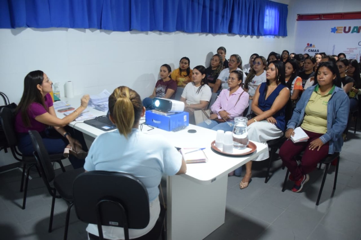Prefeitura de Parintins orienta equipes para aplicar questionários do Programa BPC na Escola