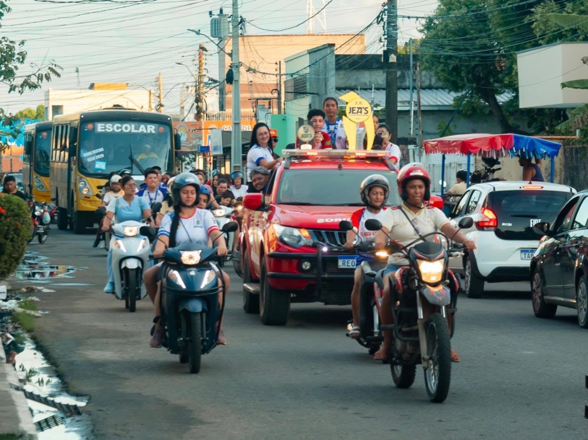 Carreata da Vitória celebra recorde histórico de Parintins nos JEAs 2026