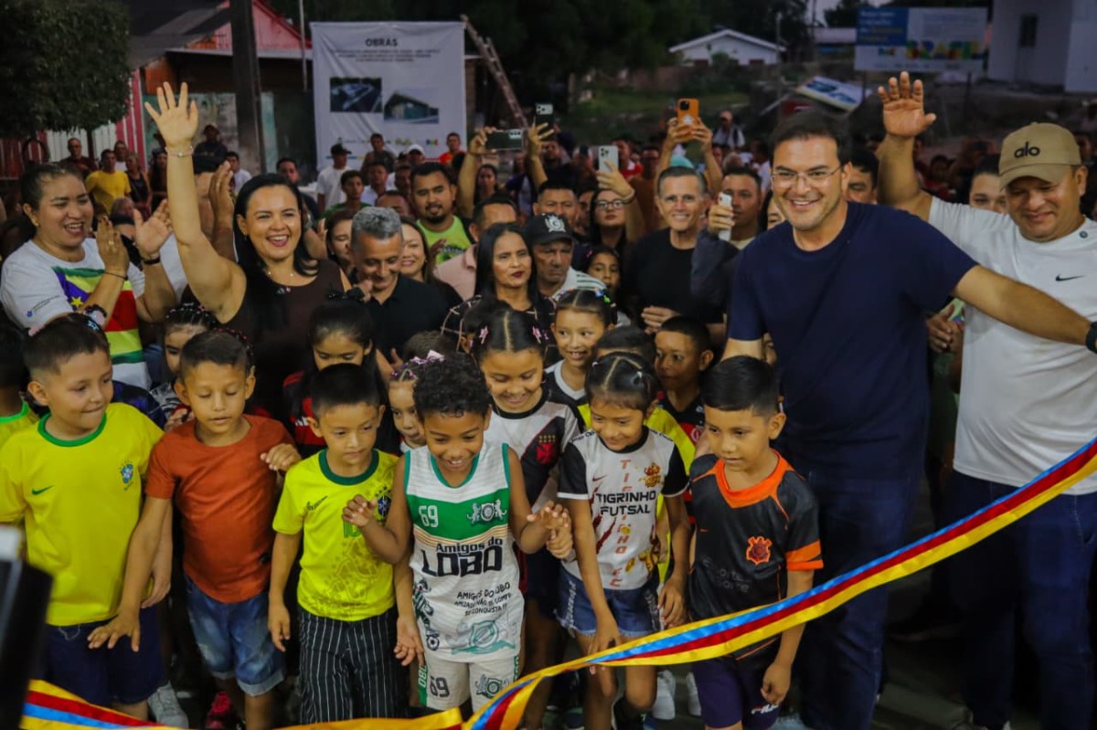 Prefeitura de Parintins entrega 50ª obra e fortalece esporte, cultura e lazer no Distrito do Mocambo