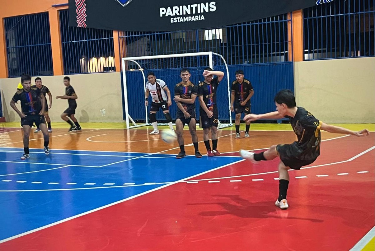 Final da Copa Benedito Azedo será entre Estamparia Parintins e atual campeão Valência neste sábado (15)