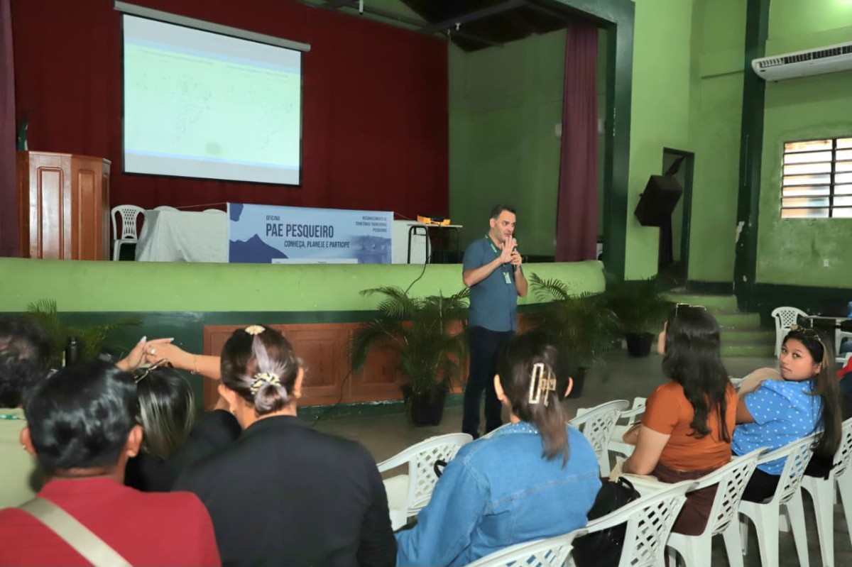 Regularização de áreas de várzea é discutida em oficina sobre PAE Pesqueiro em Parintins