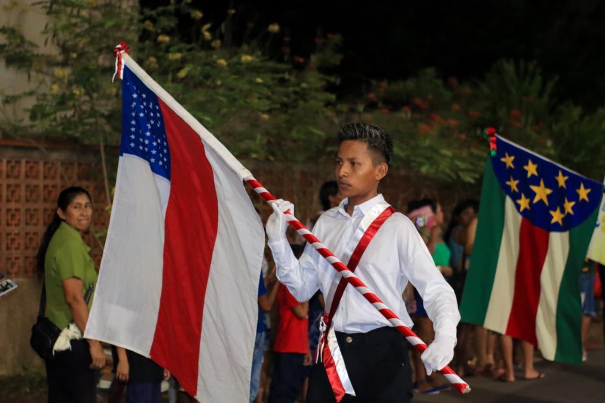 Prefeitura de Parintins realiza primeiro desfile cívico da história na Gleba de Vila Amazônia