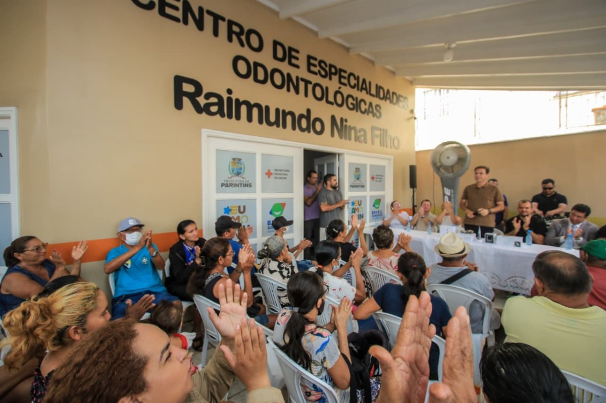 Prefeitura de Parintins entrega 100 próteses dentárias e novos equipamentos para o CEO